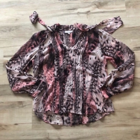 Jennifer Lopez Feather Print Blouse in Pink and Black - Picture 7 of 8